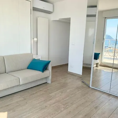 Attico Vista Mare Ad Lägenhet *