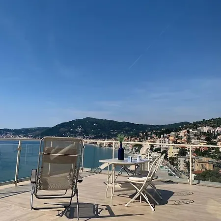 Attico Vista Mare Ad Lägenhet Alassio
