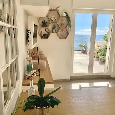 Attico Vista Mare Ad Appartement