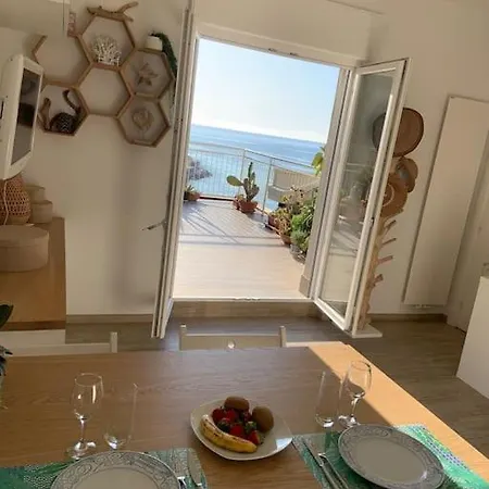 Апартаменти Attico Vista Mare Ad